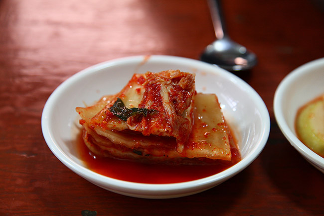 The Seoul Metropolitan Government announced on Wednesday that it will standardize the Chinese translation of kimchi as xinqi on the menus of restaurants in major tourist spots. (Image courtesy of Pxhere)