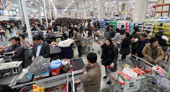 On February 1, a Seoul district court pronounced its verdict, stating that Costco had infringed on the design rights of holder and plaintiff Kwon, and ordered the company to cough up 200 million won in compensation. (Image: Yonhap)
