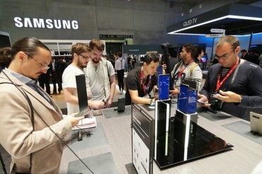 Samsung Retains No. 1 Smartphone Maker Title as Huawei’s Makes Headway