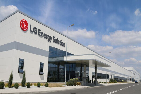 LG Energy Solution Ltd. (LGES) said Tuesday it has raised US$1 billion by selling global green bonds. (Image courtesy of Yonhap News)