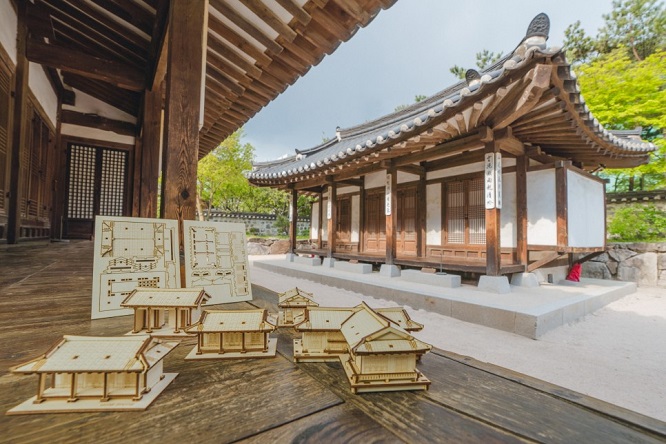 Seoul City Releases Traditional Game, Craft Kits
