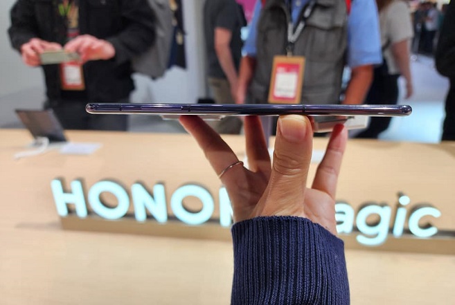 HONOR's Magic V2, which is 4.7 millimeters thick when open, is displayed at IFA 2023 in Berlin on Sept. 1, 2023. (Yonhap)