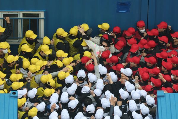 Crowd management pilot exercise conducted by the National Police Agency in April this year (Yonhap)
