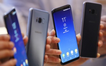 Samsung Set to Lose Ground in Smartphone Market in 2018: Strategy Analytics