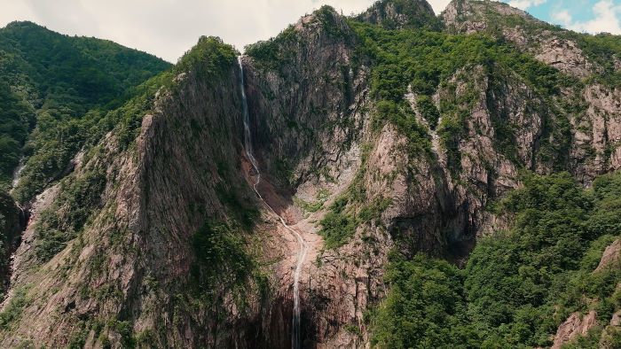 The film was originally broadcast on TV late last year and early this year as a TV documentary trilogy, "Jewel of the Korean Peninsula National Park: Part 1: Mountains, Part 2: Sea, Part 3: People". (Image courtesy of KNN)