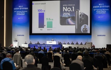 Samsung Hit by Double Whammy Ahead of Shareholders Meeting
