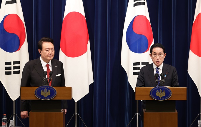 Poll Finds 79% of Young South Koreans Favor Improving Relations with Japan