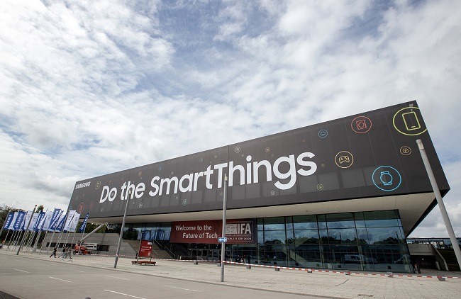The signage of the City Cube Berlin venue for Samsung Electronics Co.'s IFA exhibition says "Do the SmartThings" on Aug. 31, 2023, in this photo provided by the company. 