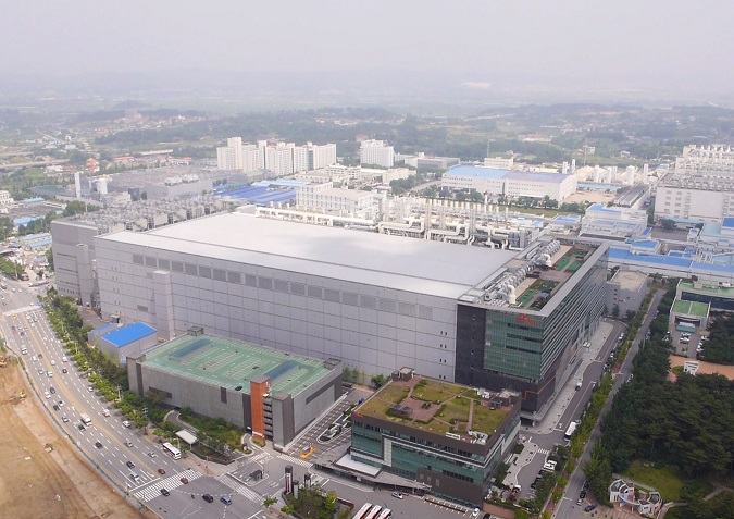 SK hynix Withholds Capacity Expansion Plan amid Growing Global Uncertainty